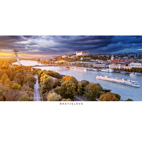 pohľadnica Bratislava e22 (jesenný Dunaj, panoráma)